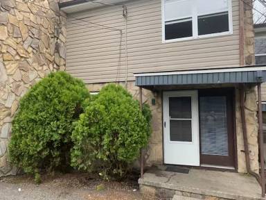Main picture of 105 Harlan Ct