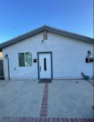 Main picture of 19120 Schoenborn St