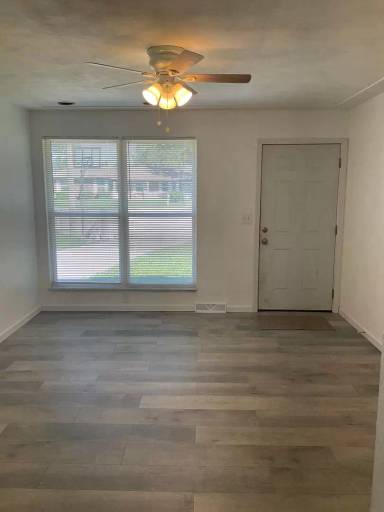 Main picture of 20 Kingman Ct
