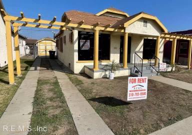 Main picture of 1729 W 65th Pl