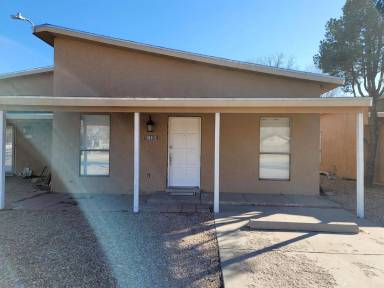 Main picture of 300 W 9th St