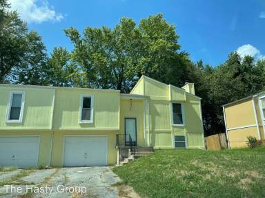 Main picture of 9528 Manning Ave