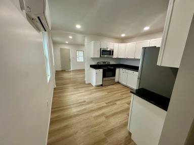 Main picture of 322 Hughes St