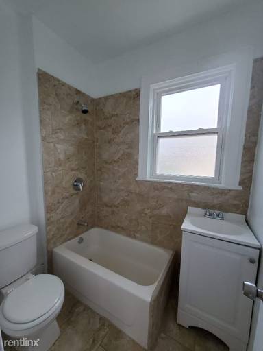 Main picture of 439 S 7th Ave