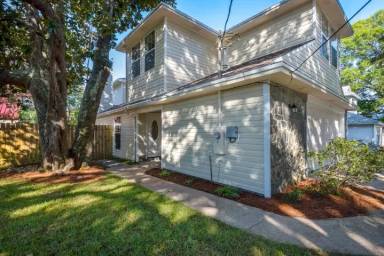 Main picture of 6 Pryor Dr