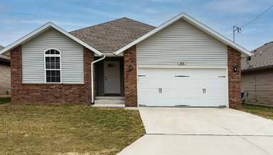 Main picture of 844 S Waco Ave