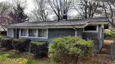 Main picture of 204 S Emerald Ln