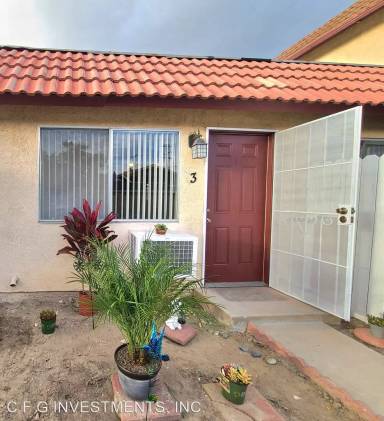 Main picture of 8671 Walker St