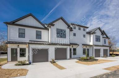 Main picture of 134 Park Ave