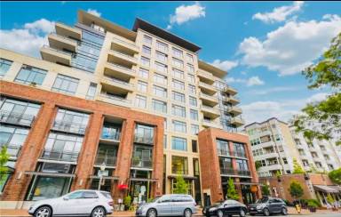 Main picture of 10000 Main St