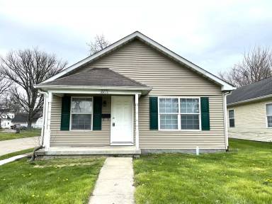 Main picture of 2271 N Lasalle St
