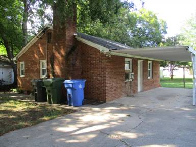 Main picture of 407 Center St