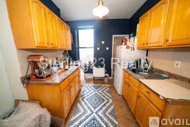 Main picture of 35 14 28 Ave