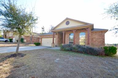 Main picture of 7300 Golden Oak Ln