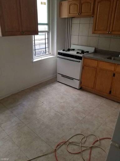 Main picture of 468 E 141st St