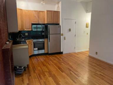 Main picture of 328 E 77th St