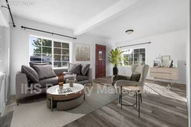 Main picture of 110 N Douglas Ave