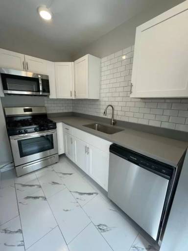 Main picture of 1605 W 37th St