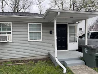 Main picture of 173 E Seventh St