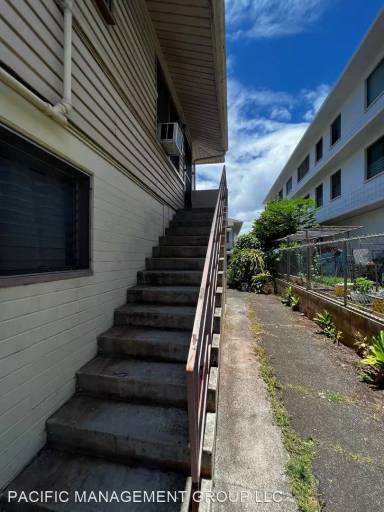 Main picture of 1744 Waiola St