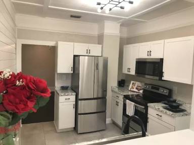 Main picture of 503 1/2 E Amelia St