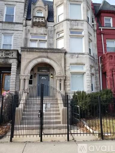 Main picture of 4408 S Michigan Ave
