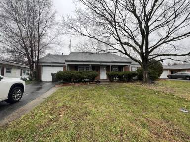 Main picture of 215 Northampton Dr