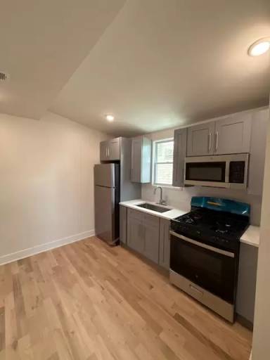 Main picture of 2923 N Wisner Ave