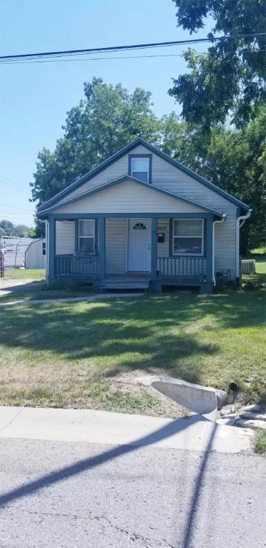 Main picture of 5905 Monrovia St