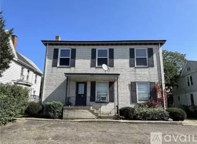 Main picture of 1612 Cleveland Ave NW