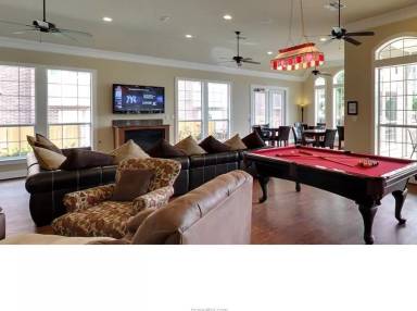 Main picture of Lakeridge Townhomes