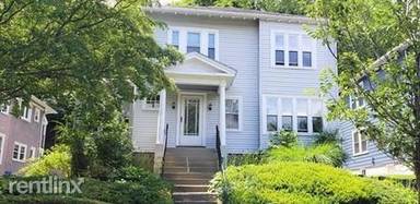 Main picture of 124 Columbia St