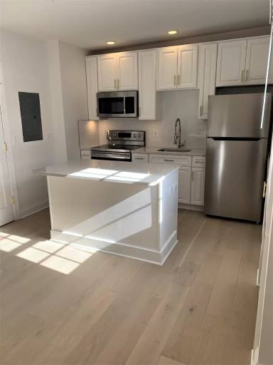 Main picture of 152 Main St