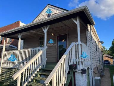 Main picture of 523 W Columbus Dr