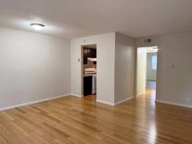Main picture of 301 W Scarritt St