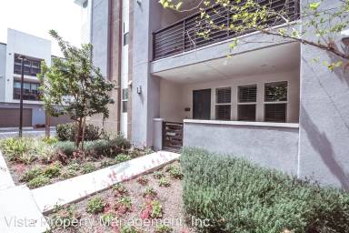 Main picture of 9391 Solaire Pl
