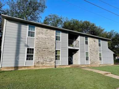 Main picture of 2701 Colonial Ave