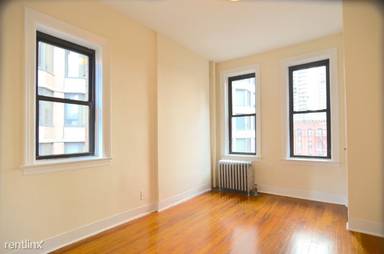 Main picture of 241 E 38th St