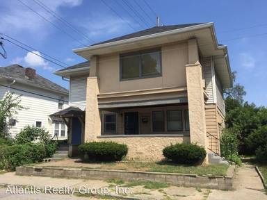 Main picture of 214 W 31st St