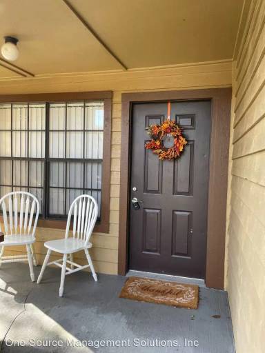 Main picture of 380 Lake Meade Ct