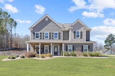 Main picture of 15 Hollyhock Ln