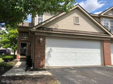 Main picture of 17520 Gateway Cir
