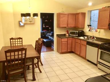 Main picture of 1063 W Cornelia Ave