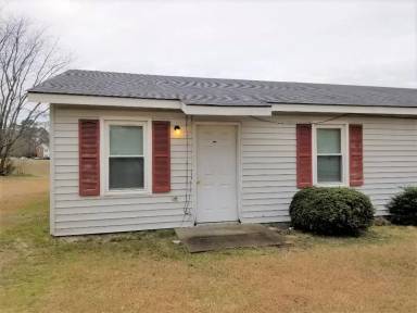 Main picture of 104 Gary Ln