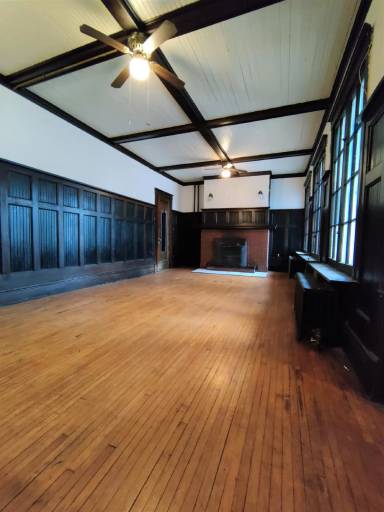 Main picture of 310 N Elm St