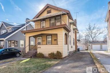 Main picture of 2711 Robertson Ave