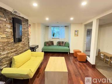 Main picture of 1229 Girard St NW