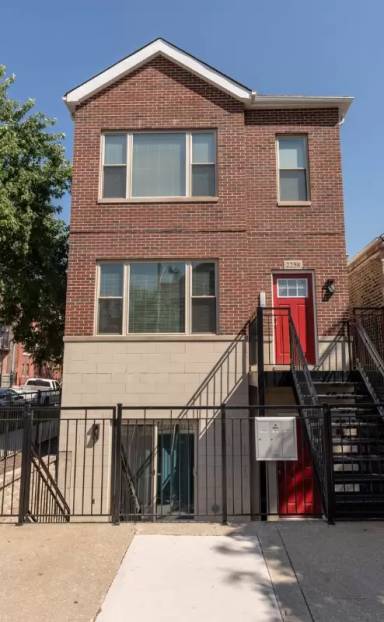Main picture of 2258 W Cullerton St
