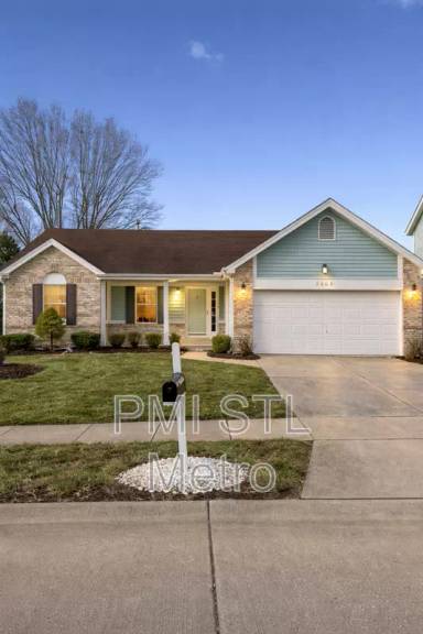 Main picture of 3865 Kentucky Derby Dr