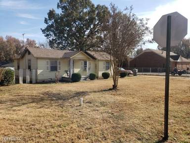 Main picture of 4744 Percy Rd